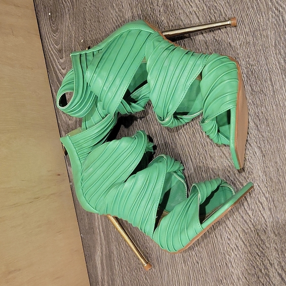 Sandal - Picture 2 of 2